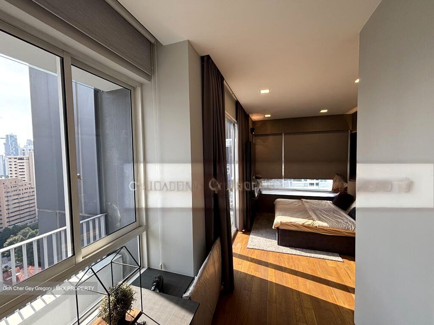 The Peak @ Cairnhill II (D9), Apartment #521580081